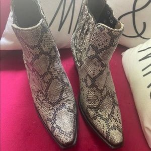 Ariat Eclipse Western Booties- 6.5